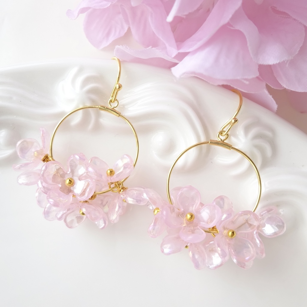 花ゆらピアス・オーロラミルキーピンク(イヤリングOK)