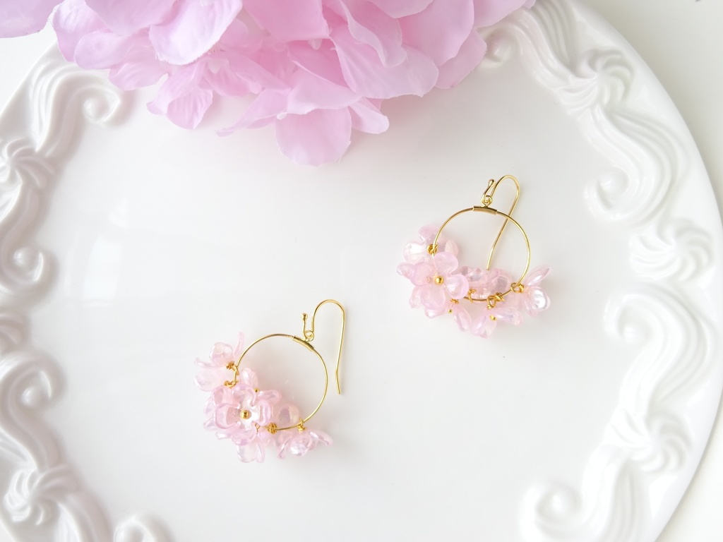 花ゆらピアス・オーロラミルキーピンク(イヤリングOK)