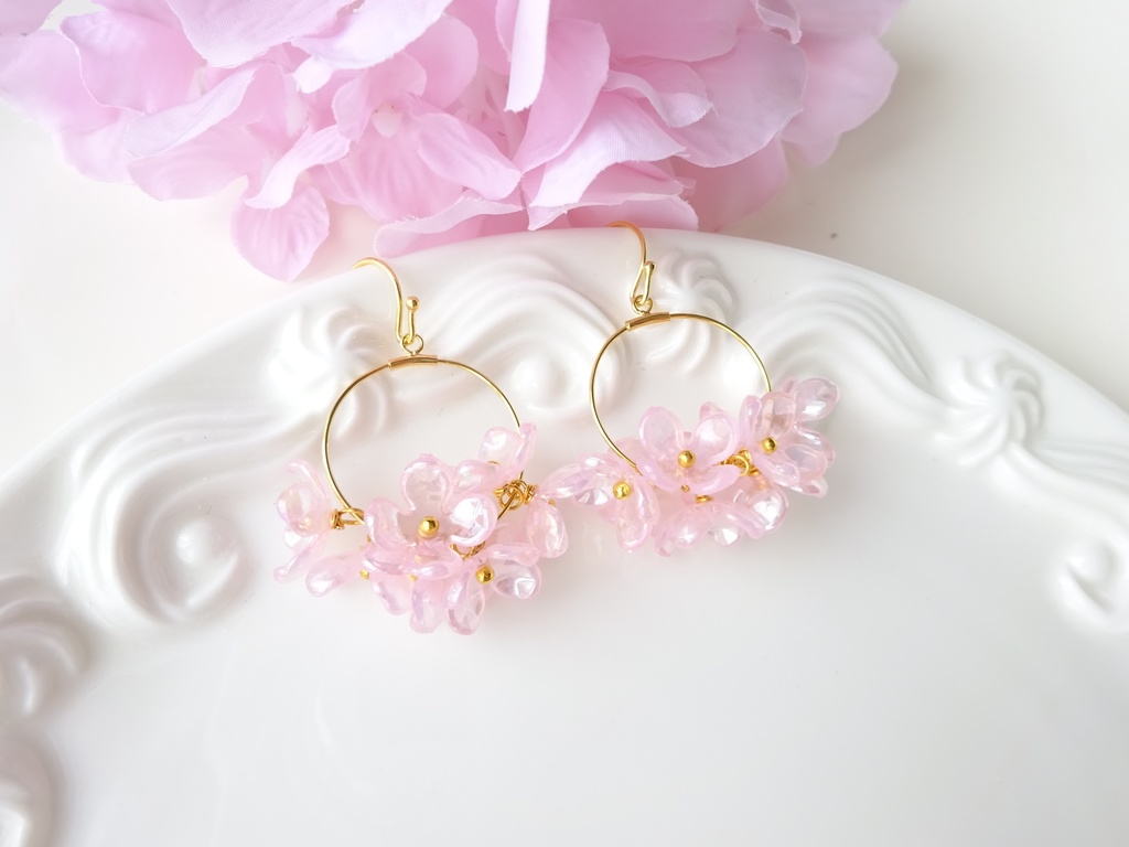 花ゆらピアス・オーロラミルキーピンク(イヤリングOK)