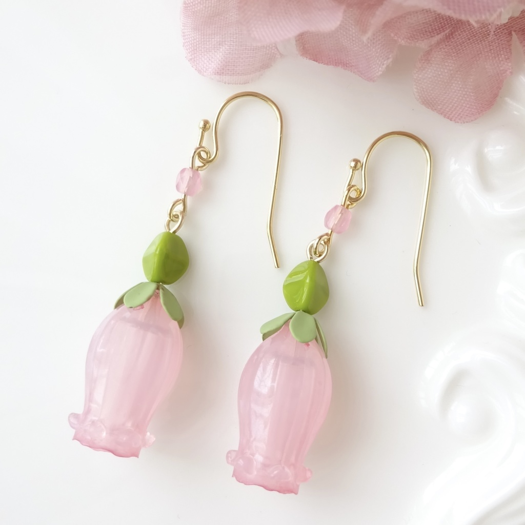 スノードロップのピアス・ピンク