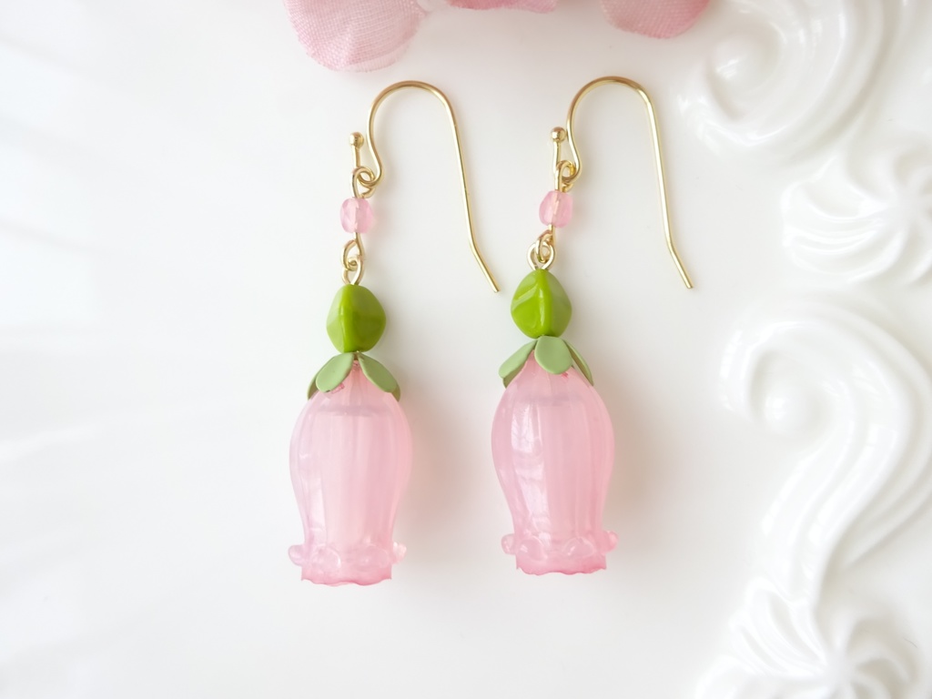スノードロップのピアス・ピンク