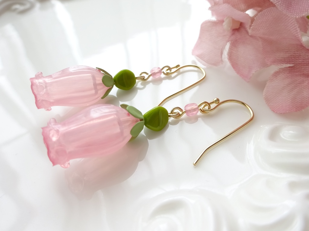 スノードロップのピアス・ピンク