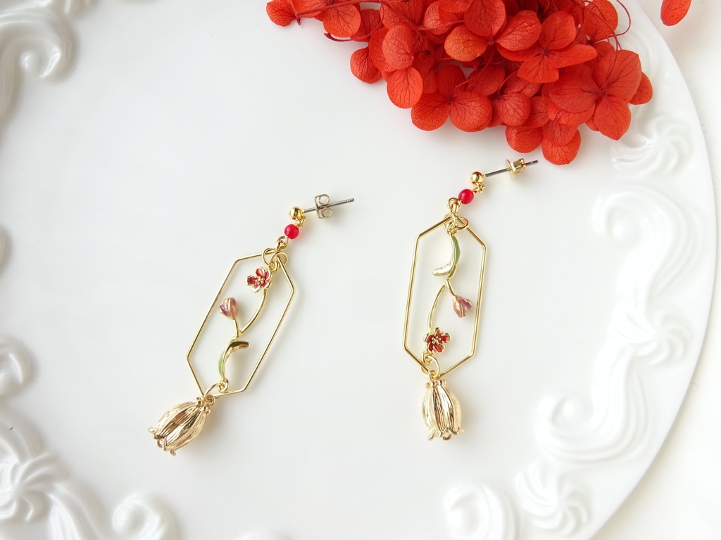 シークレットガーデン・ピアス(イヤリングOK)