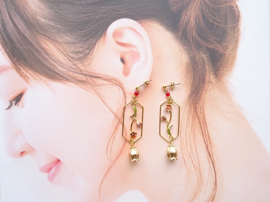 シークレットガーデン・ピアス(イヤリングOK)