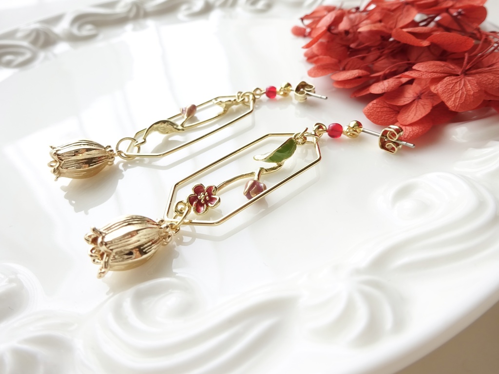 シークレットガーデン・ピアス(イヤリングOK)