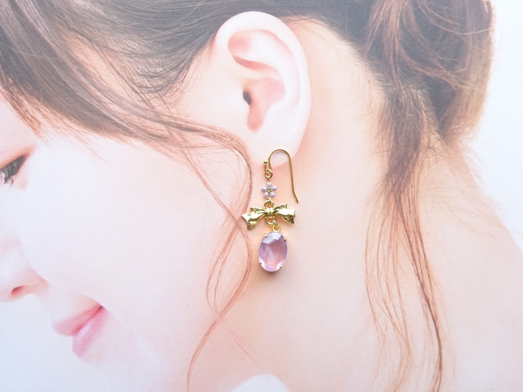 すみれとリボンのピアス(イヤリングOK)