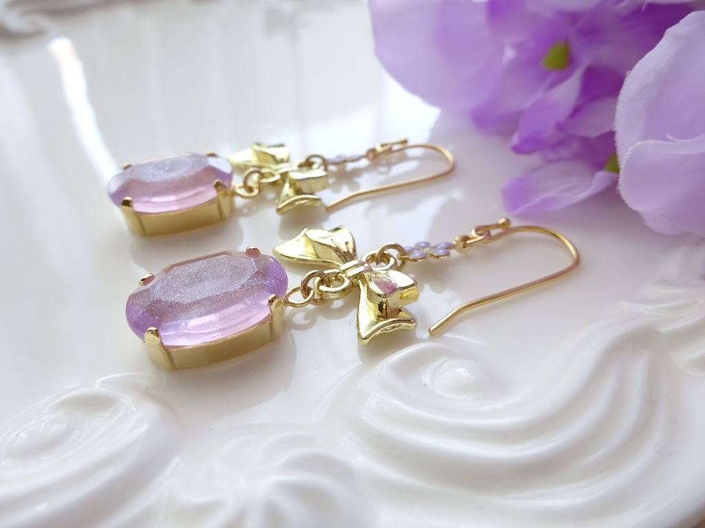 すみれとリボンのピアス(イヤリングOK)