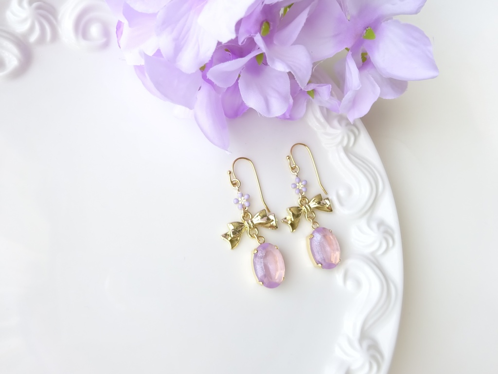 すみれとリボンのピアス(イヤリングOK)