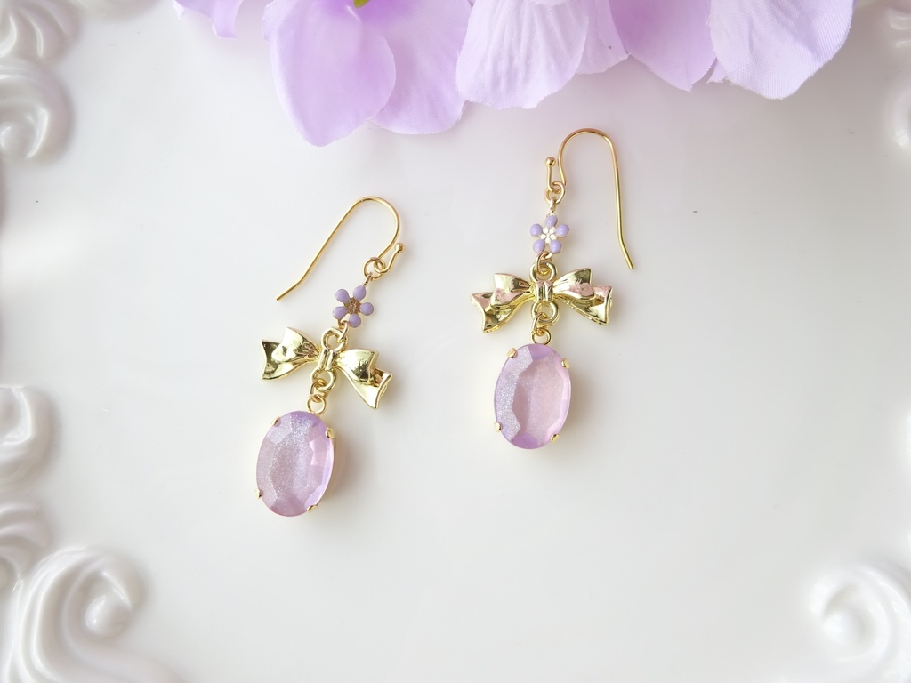 すみれとリボンのピアス(イヤリングOK)