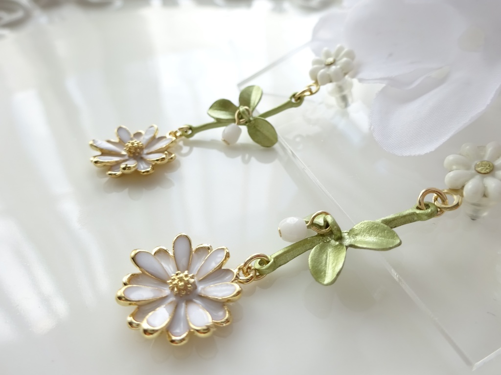 再販*マーガレットのピアス ver2