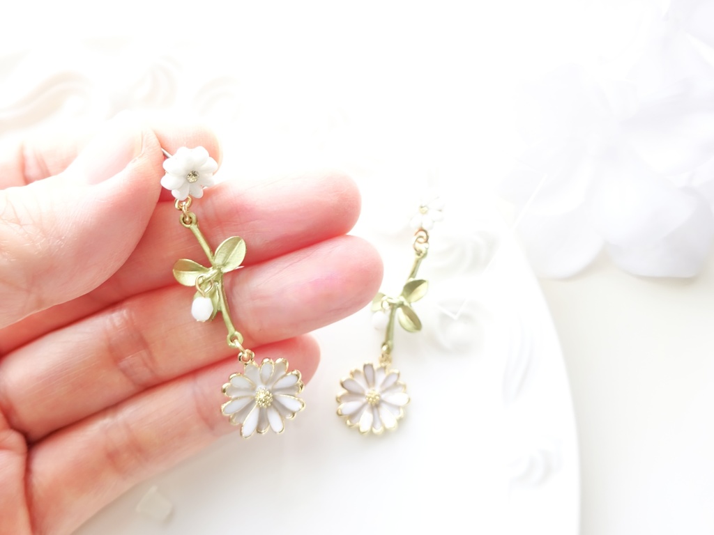 再販*マーガレットのピアス ver2