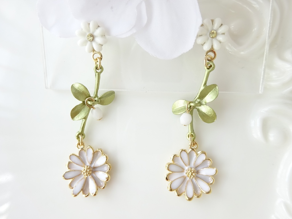 再販*マーガレットのピアス ver2