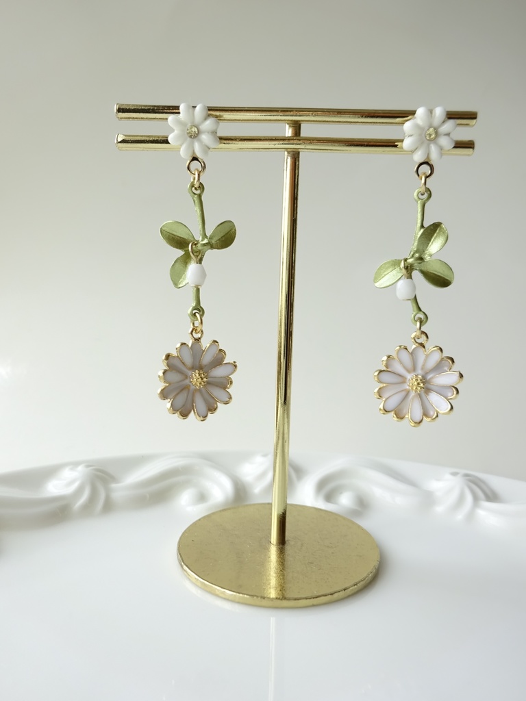 再販*マーガレットのピアス ver2