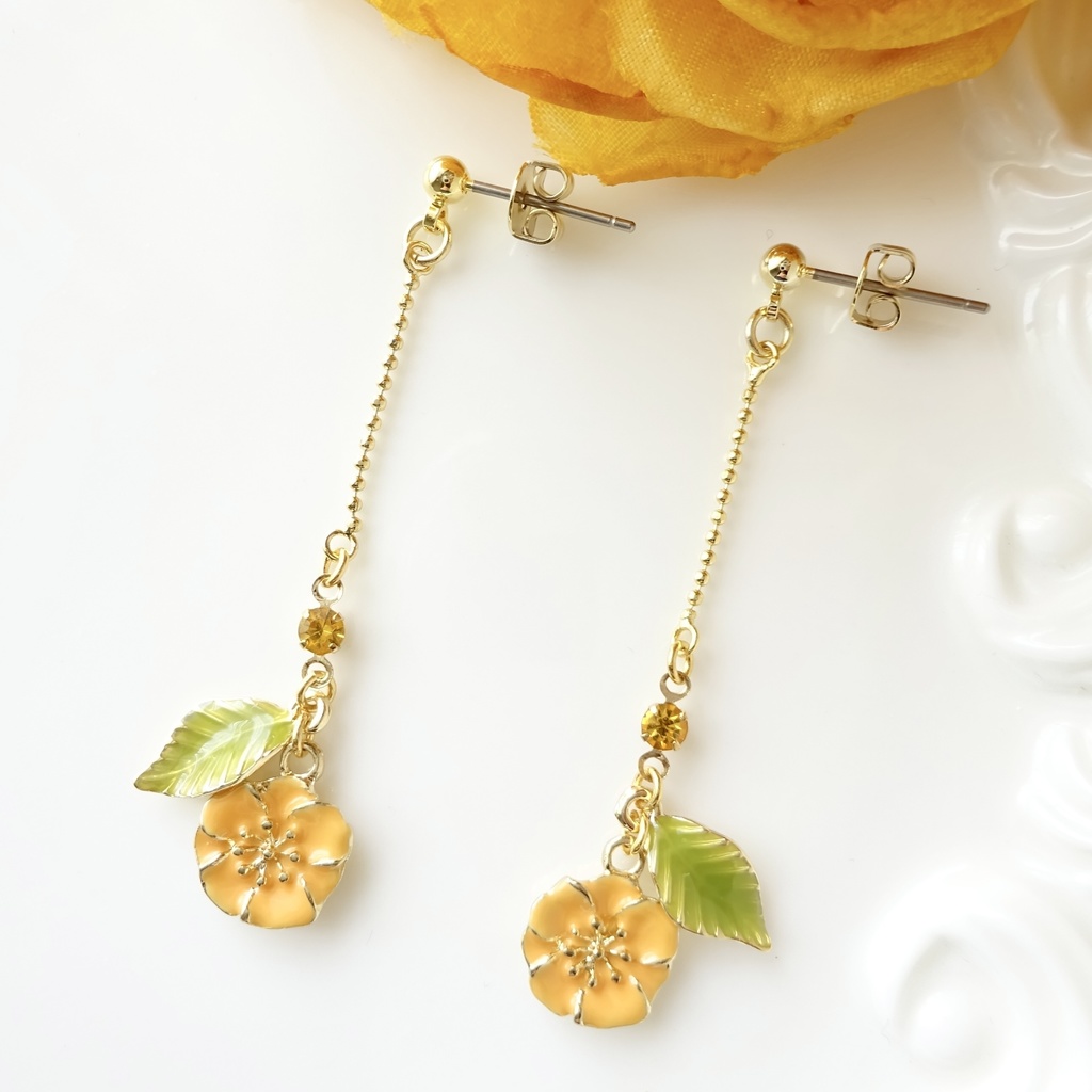 再販＊サマーフラワー・ピアス（イヤリングOK）