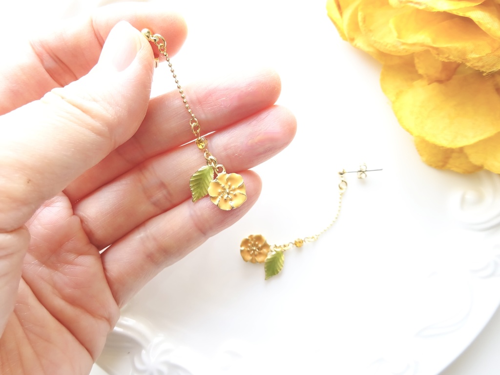 再販*サマーフラワー・ピアス(イヤリングOK)