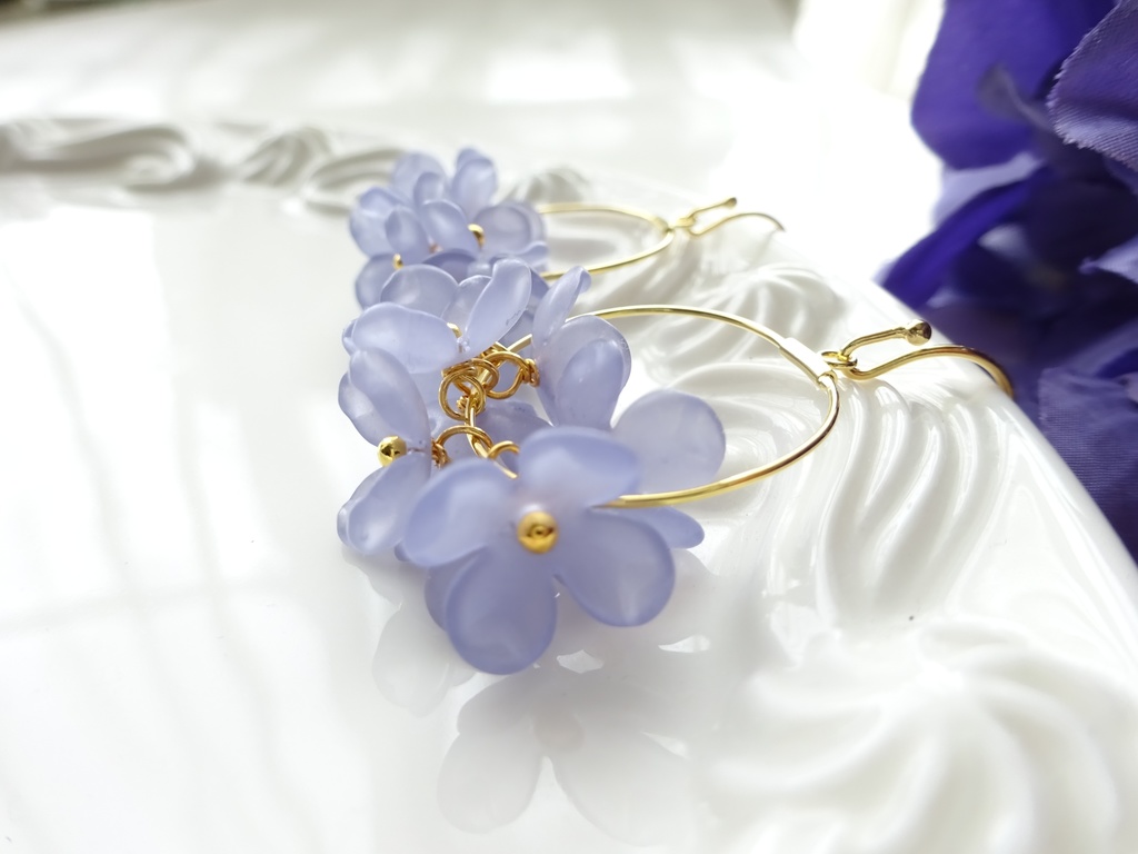 再販・花ゆらピアス・ウィスタリアブルー(イヤリングOK)