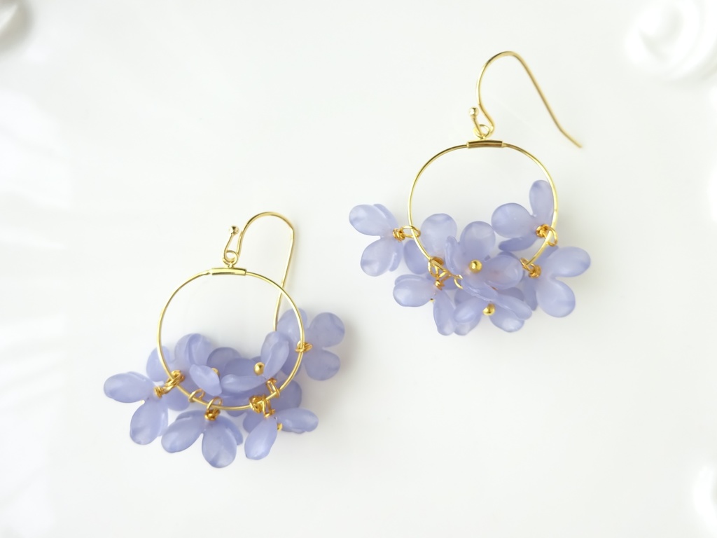 再販・花ゆらピアス・ウィスタリアブルー(イヤリングOK)