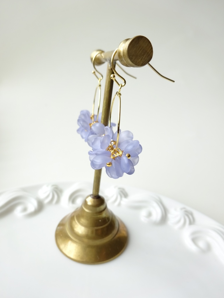再販・花ゆらピアス・ウィスタリアブルー(イヤリングOK)