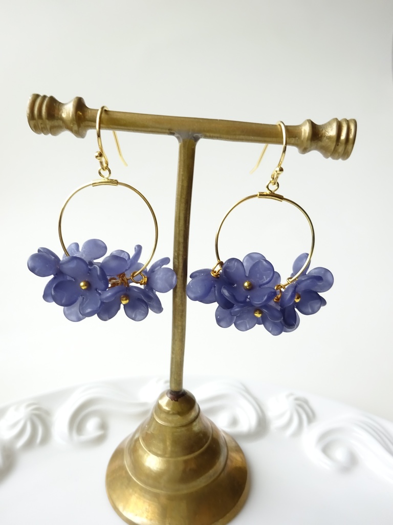 再販・花ゆらピアス・ダークネイビー(イヤリングOK)