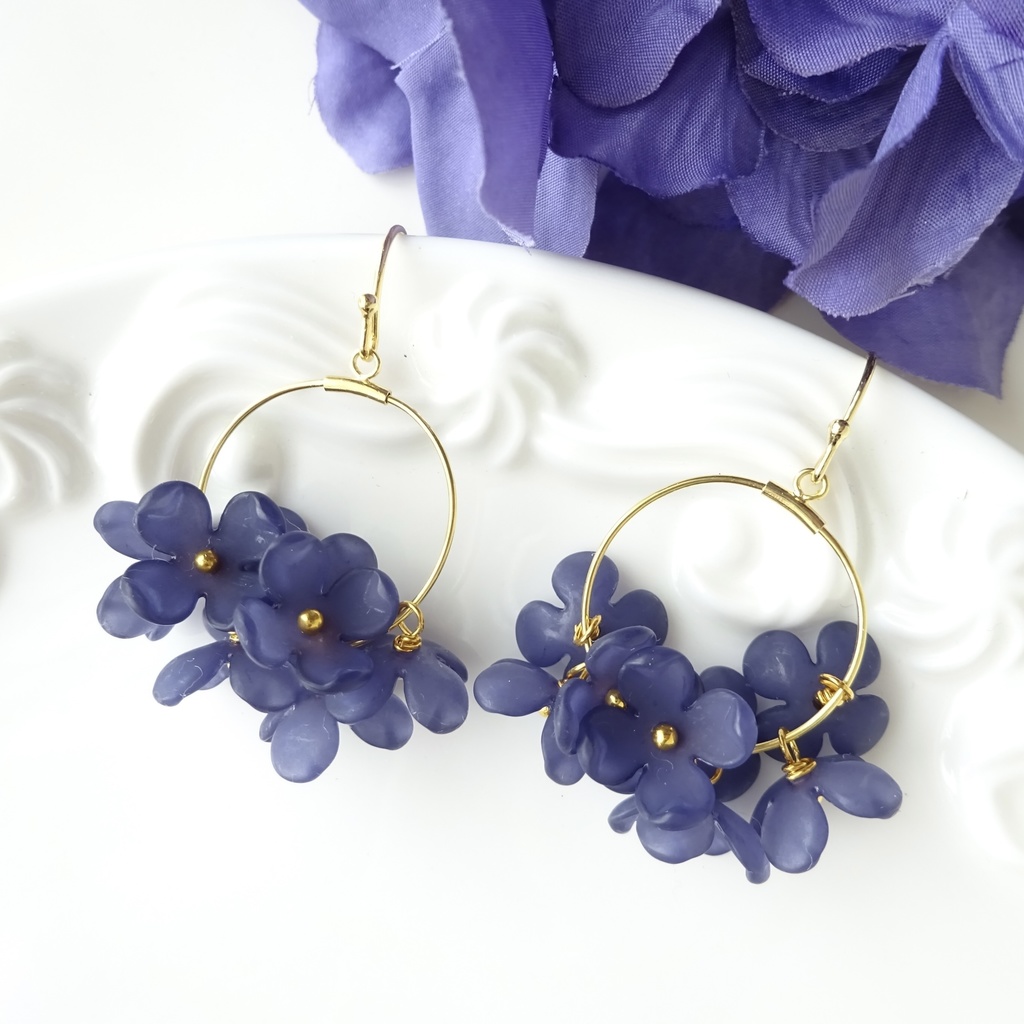 再販・花ゆらピアス・ダークネイビー(イヤリングOK)