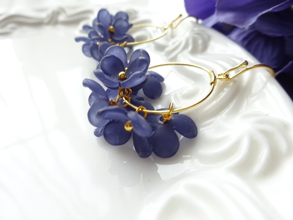 再販・花ゆらピアス・ダークネイビー(イヤリングOK)