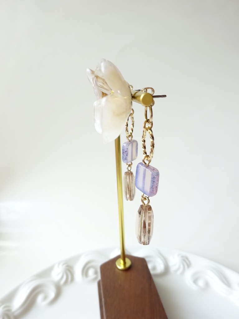 (2WAY)シエスタフラワー・ベージュマーブル(ピアスのみ)