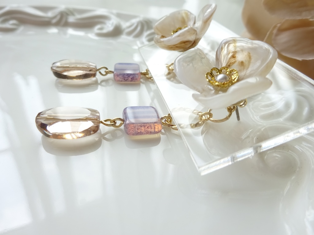 (2WAY)シエスタフラワー・ベージュマーブル(ピアスのみ)