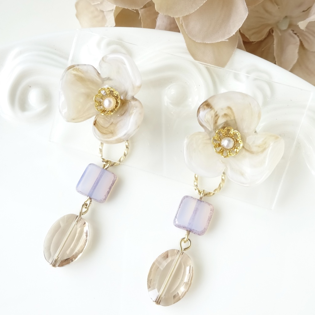 (2WAY)シエスタフラワー・ベージュマーブル（ピアスのみ）