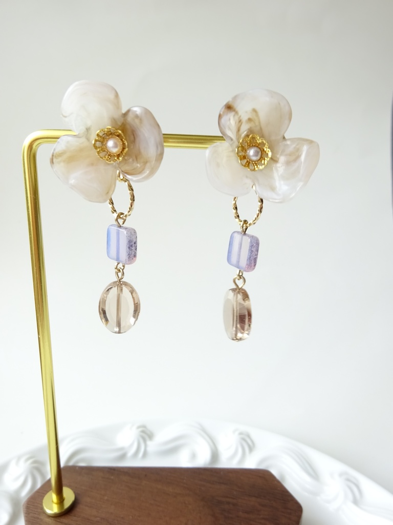 (2WAY)シエスタフラワー・ベージュマーブル(ピアスのみ)