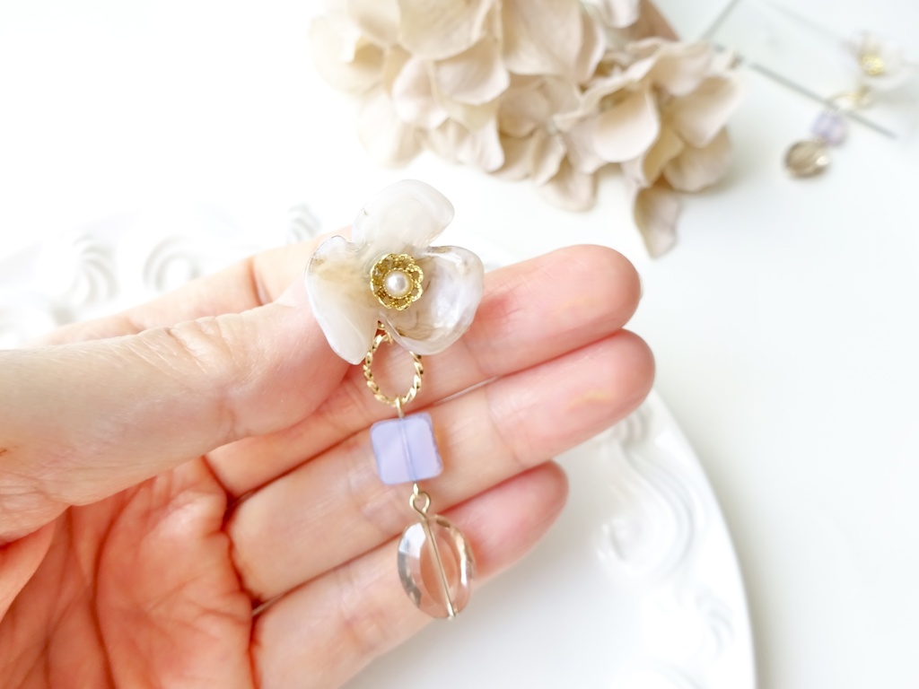 (2WAY)シエスタフラワー・ベージュマーブル(ピアスのみ)