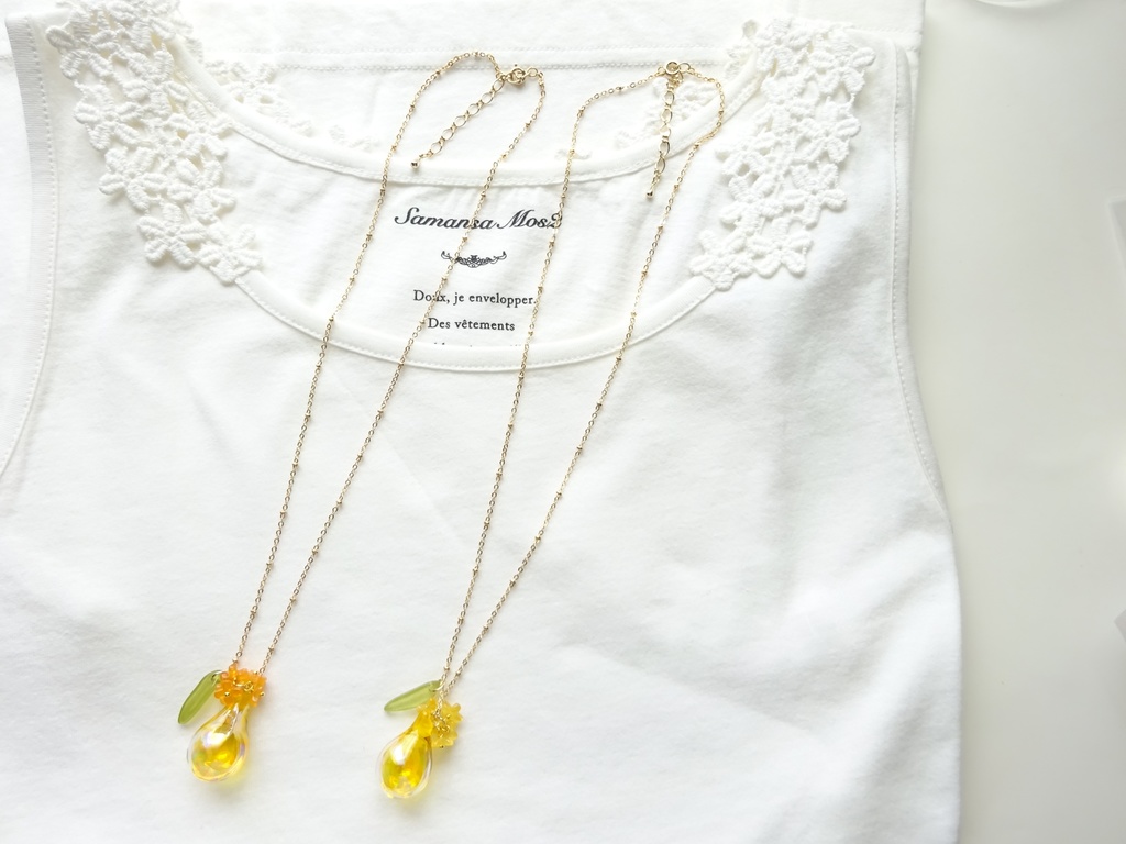 金木犀の水入りガラスドームネックレス