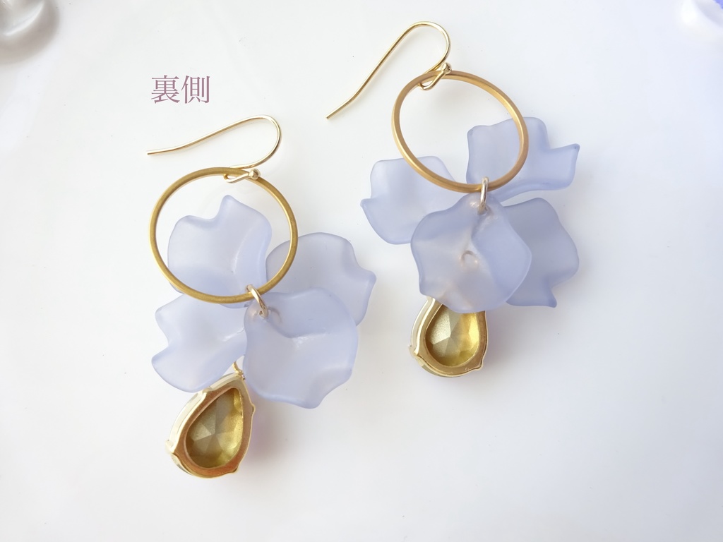 ブルーフォールペタル・ピアス(イヤリングOK)