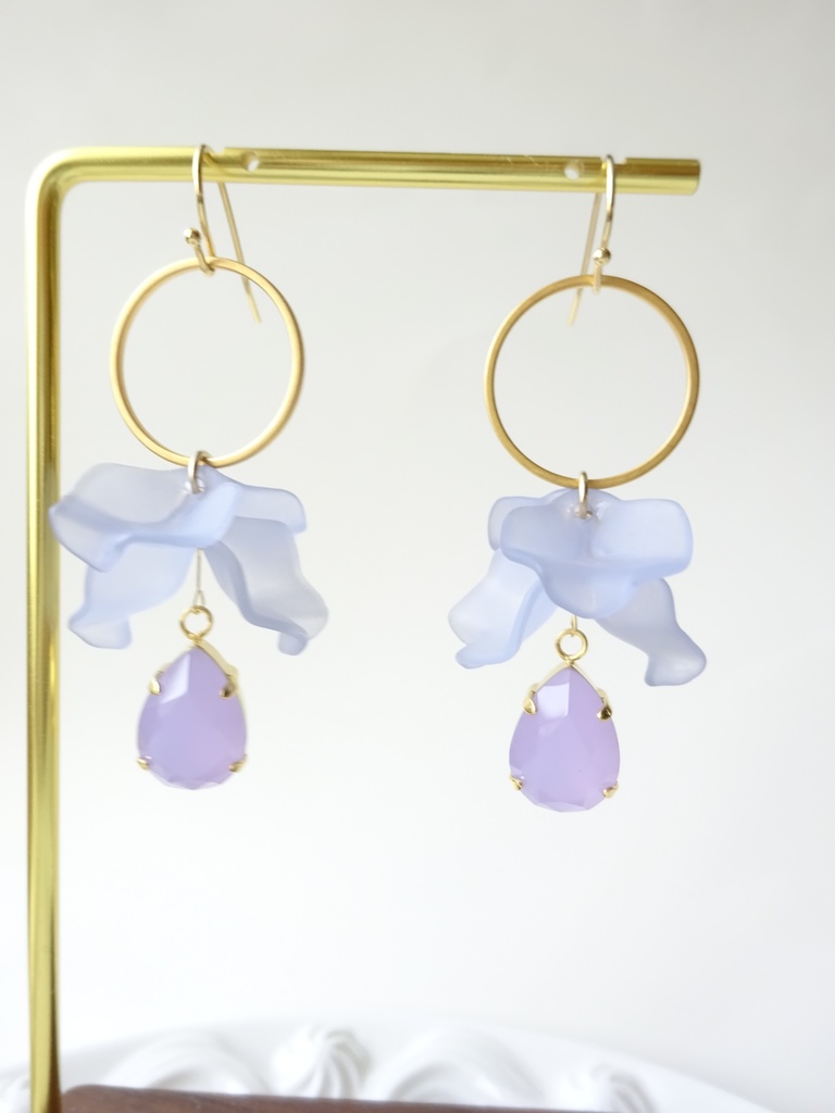 ブルーフォールペタル・ピアス(イヤリングOK)