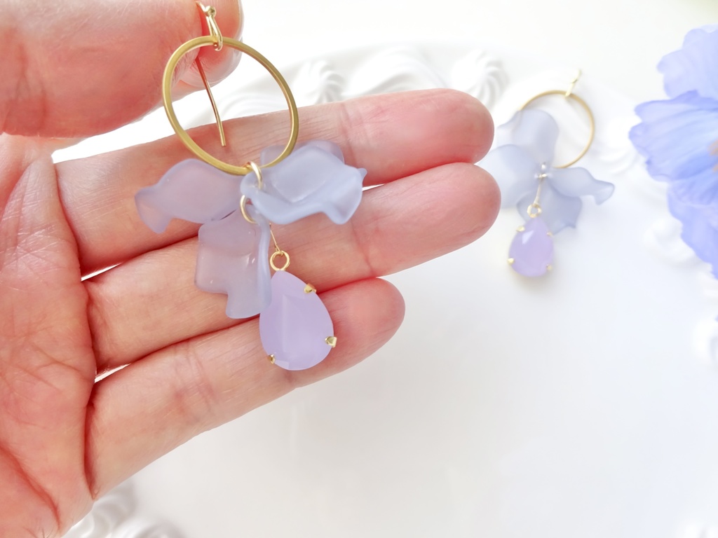 ブルーフォールペタル・ピアス(イヤリングOK)