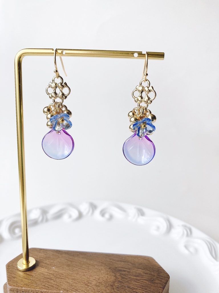 ローズペタル・ピアス・パープルxブルー(イヤリングOK)