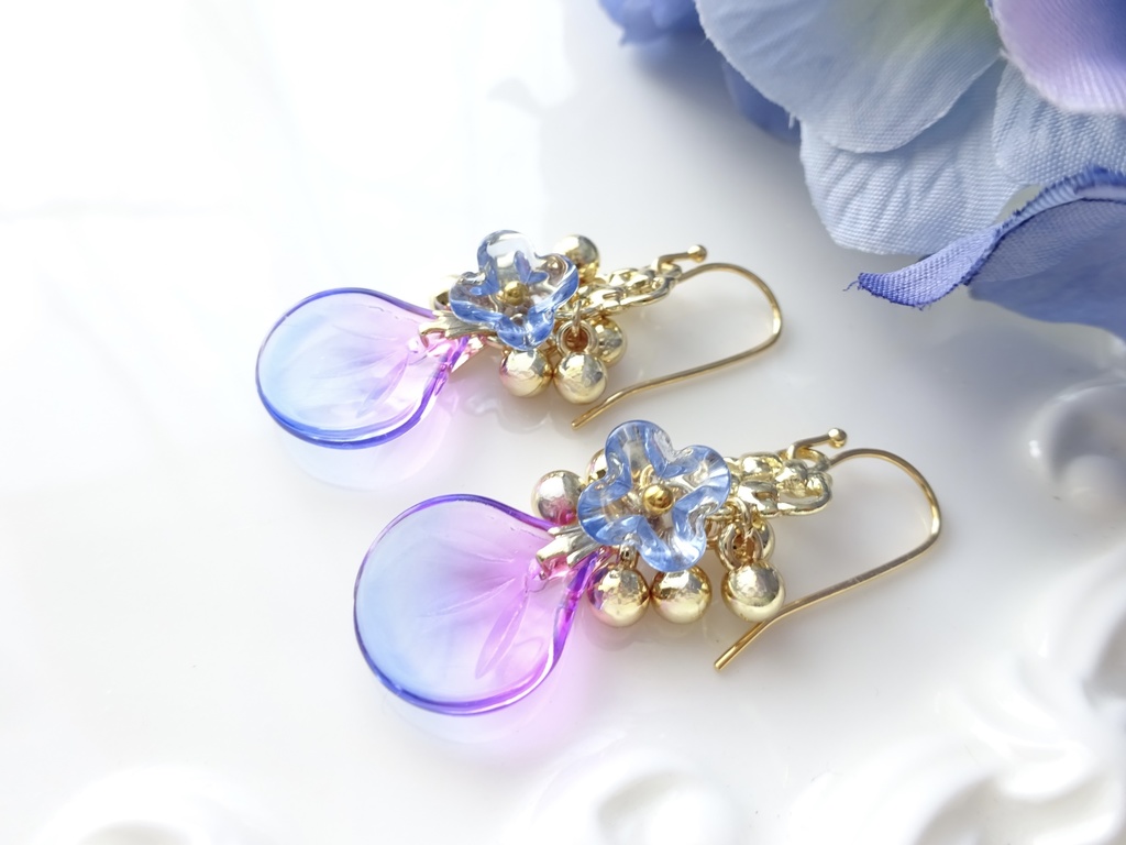 ローズペタル・ピアス・パープルxブルー(イヤリングOK)