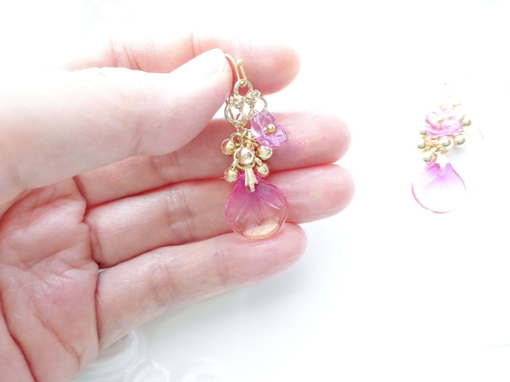 ローズペタル・ピアス・ピンクxイエロー(イヤリングOK)