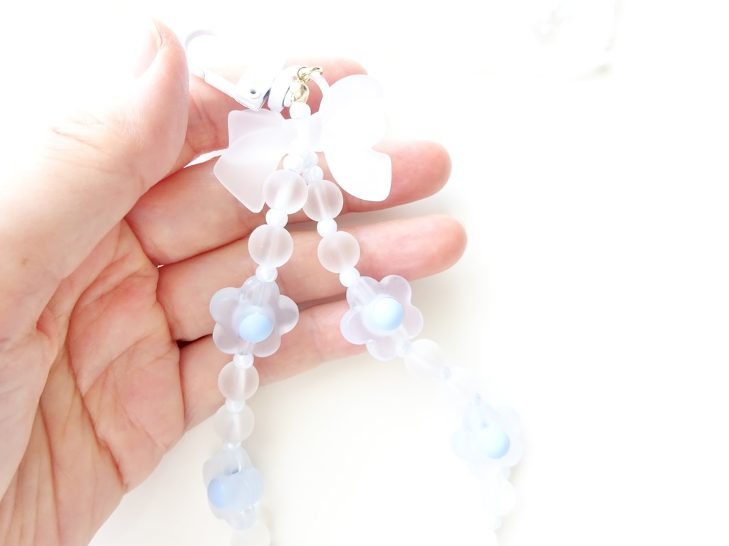 フロストリボンとフラワーのストラップ・ブルー