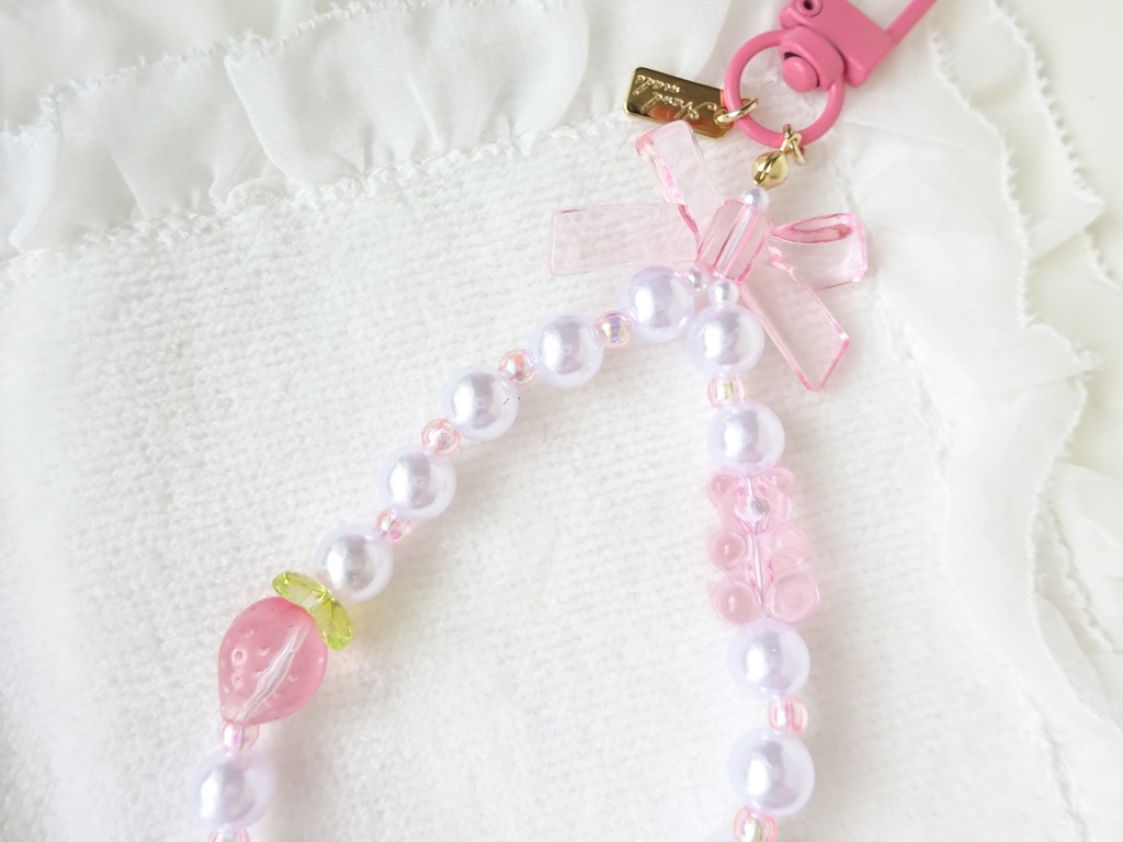 ミルクいちごストラップ