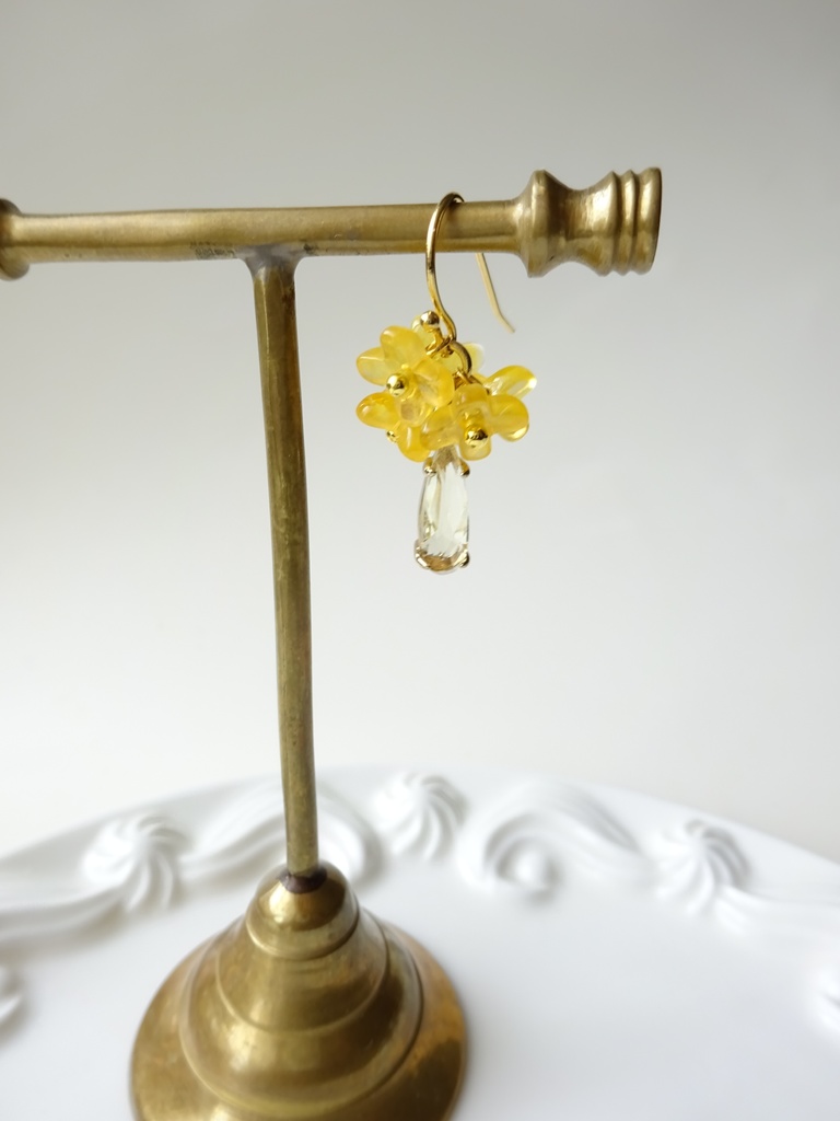 片耳用ピアス・リトルイエローフラワー(イヤリングOK)