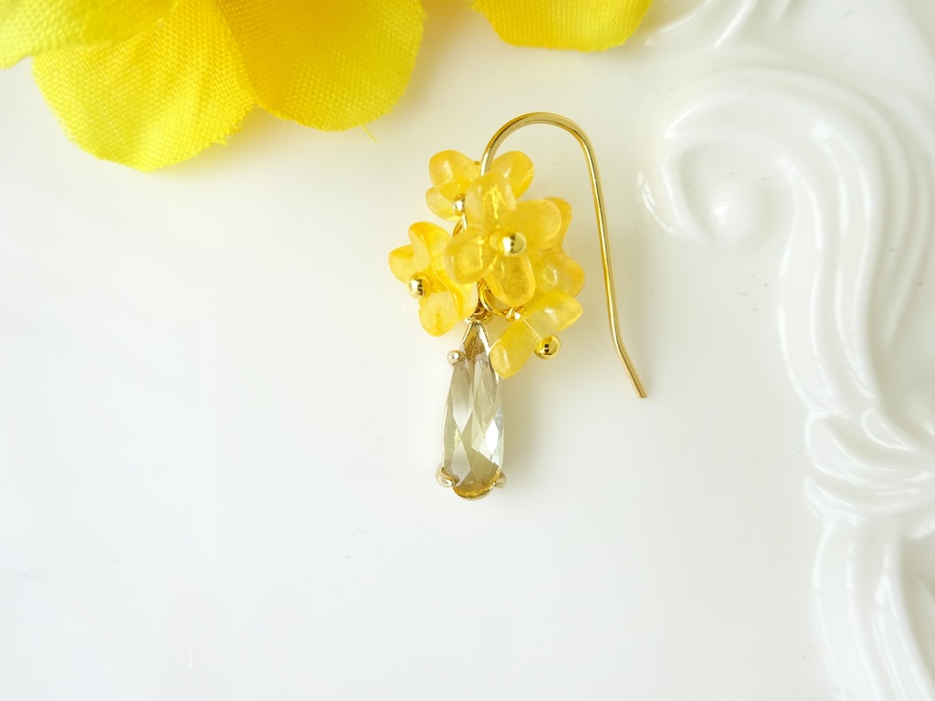 片耳用ピアス・リトルイエローフラワー(イヤリングOK)