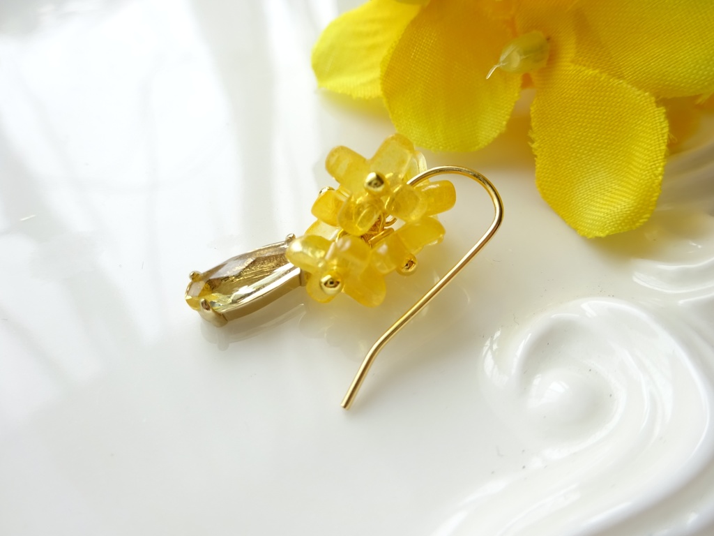 片耳用ピアス・リトルイエローフラワー(イヤリングOK)