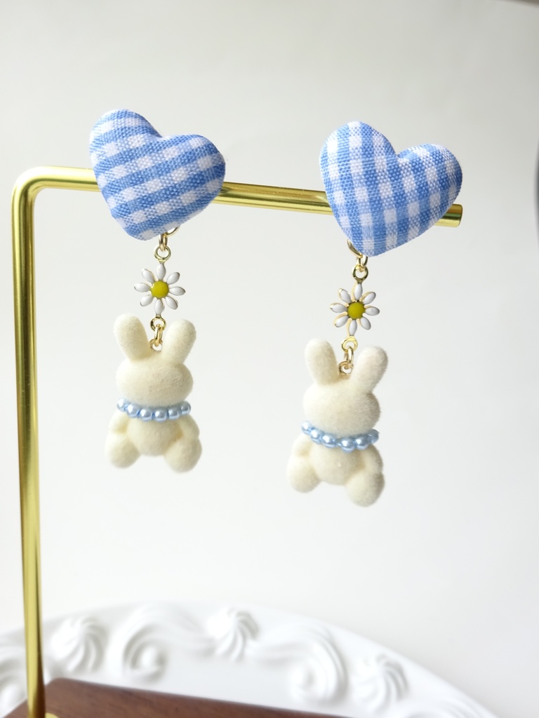 (2WAY)ギンガムハートラビットピアス*ブルー