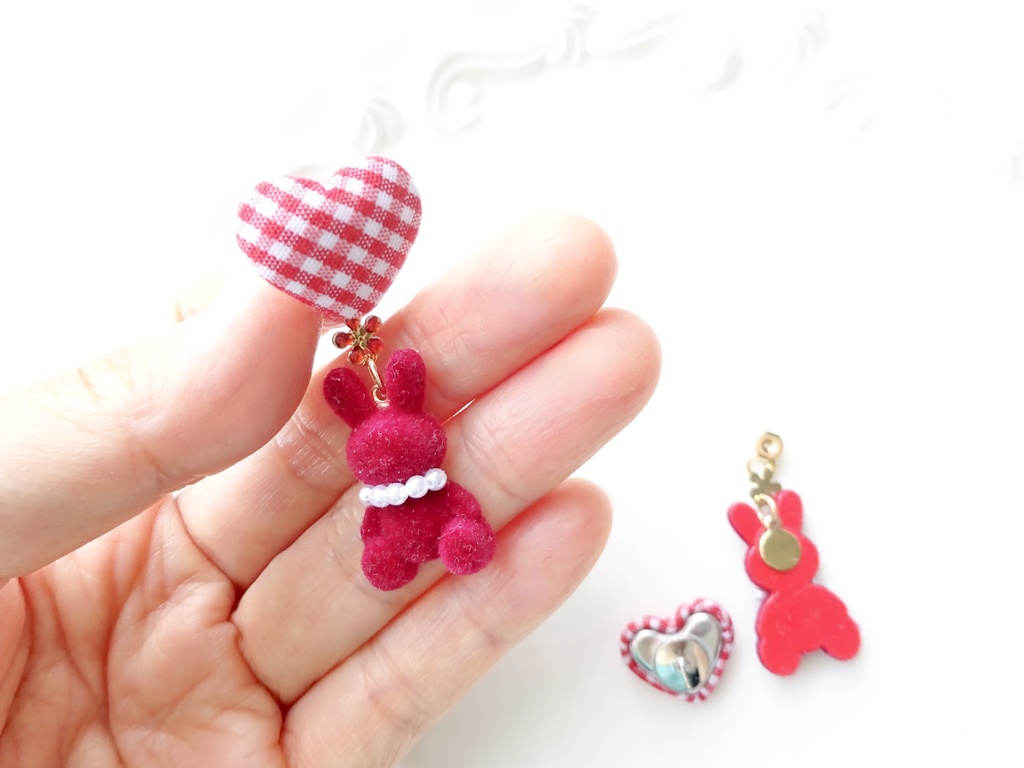 (2WAY)ギンガムハートラビットピアス*レッド