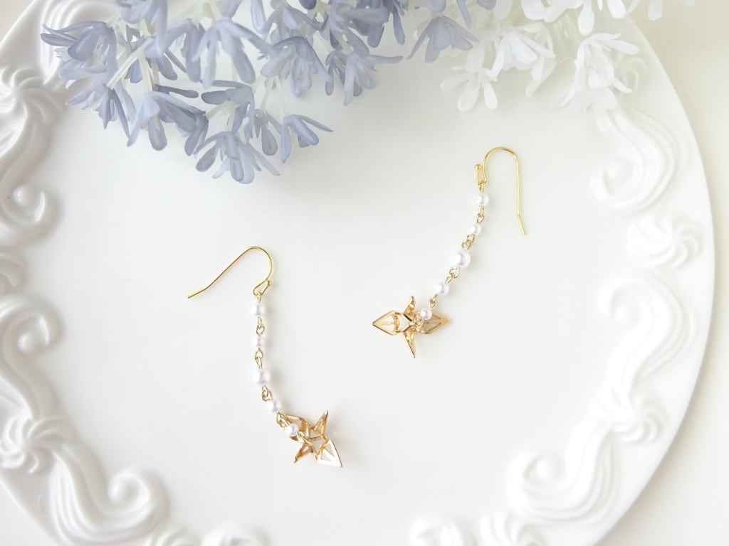 11/27再販*雪鶴ピアス(イヤリングOK)