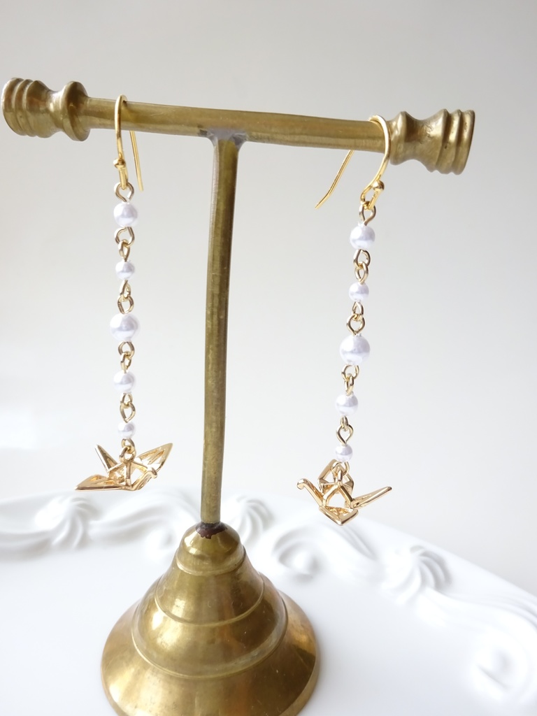 11/27再販*雪鶴ピアス(イヤリングOK)