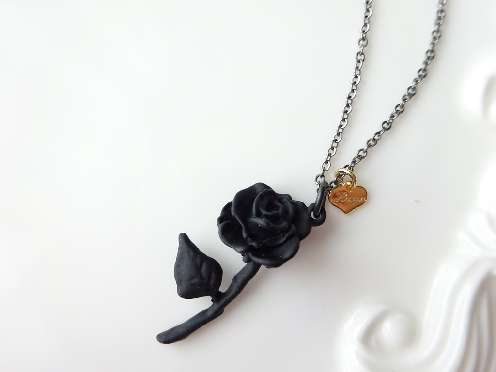 再販* ミッドナイトローズ・ネックレス