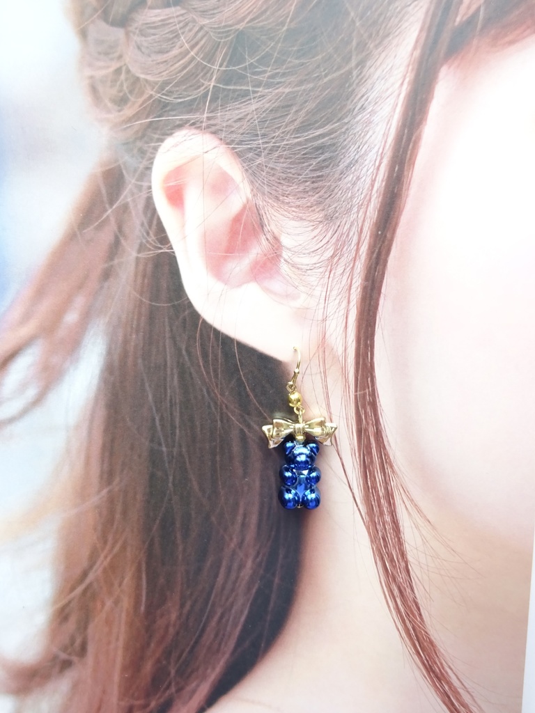 スパークル テディピアス ダークブルー(イヤリングOK)