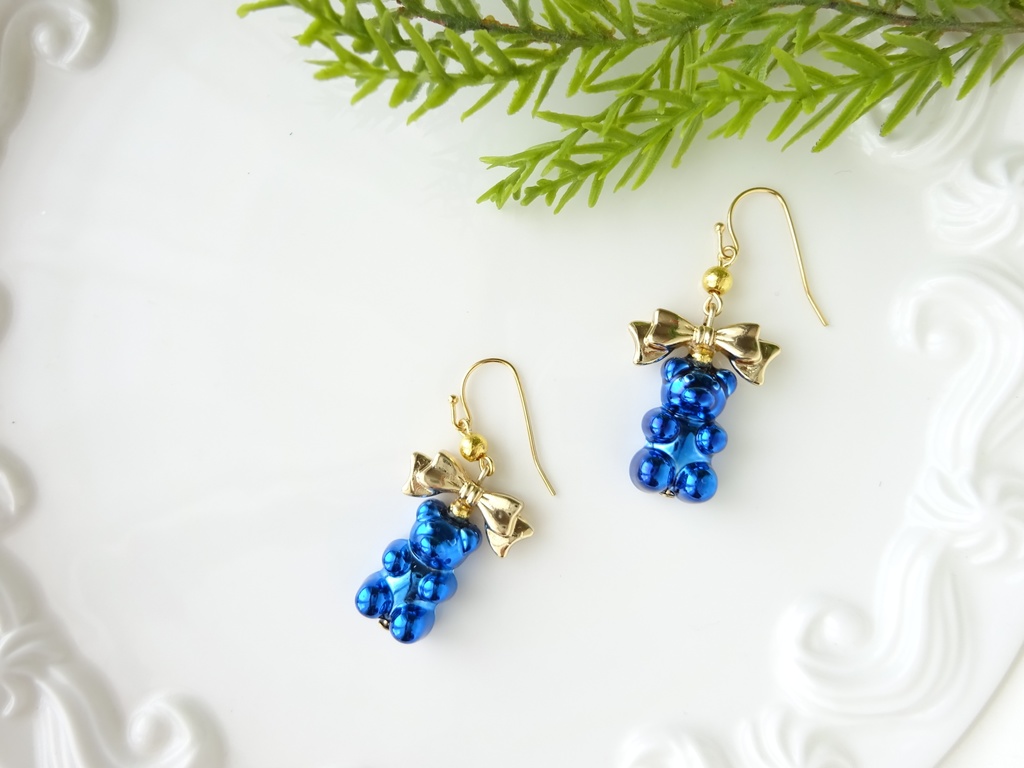 スパークル テディピアス ダークブルー(イヤリングOK)