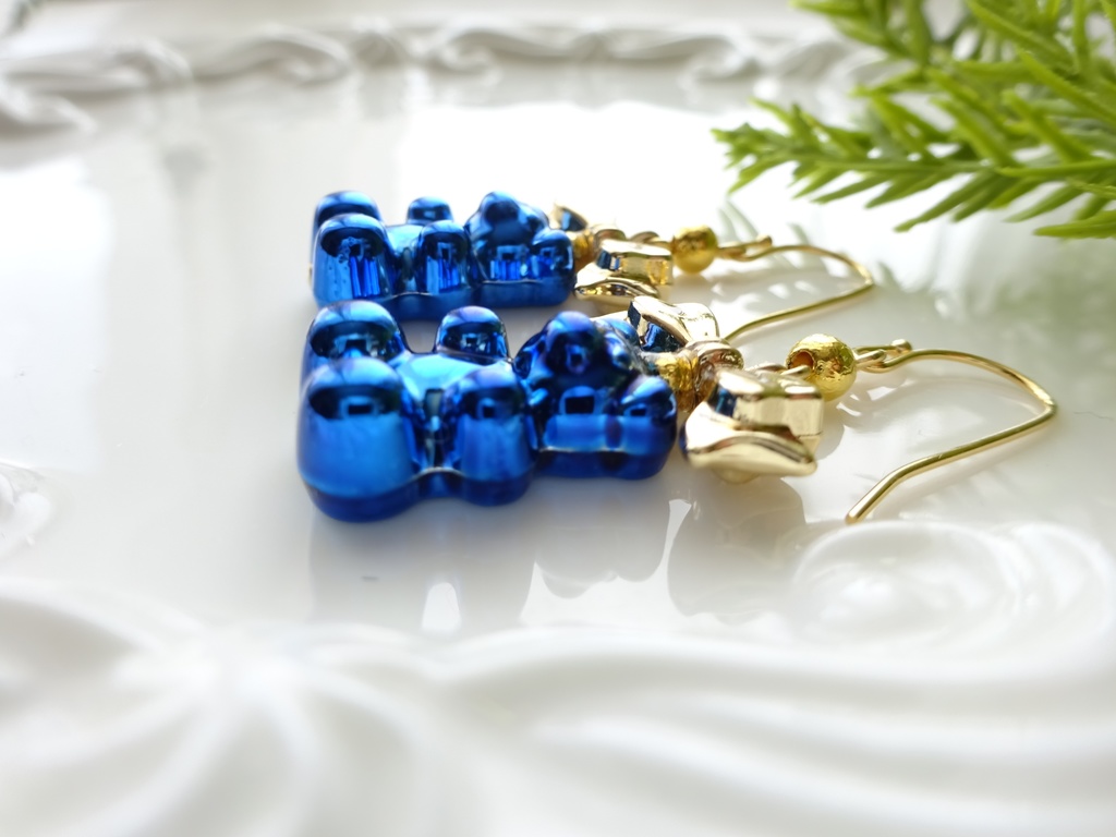 スパークル テディピアス ダークブルー(イヤリングOK)